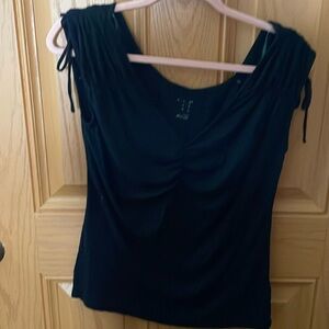 Women’s black a•n•d Stretch v-neck tank tops